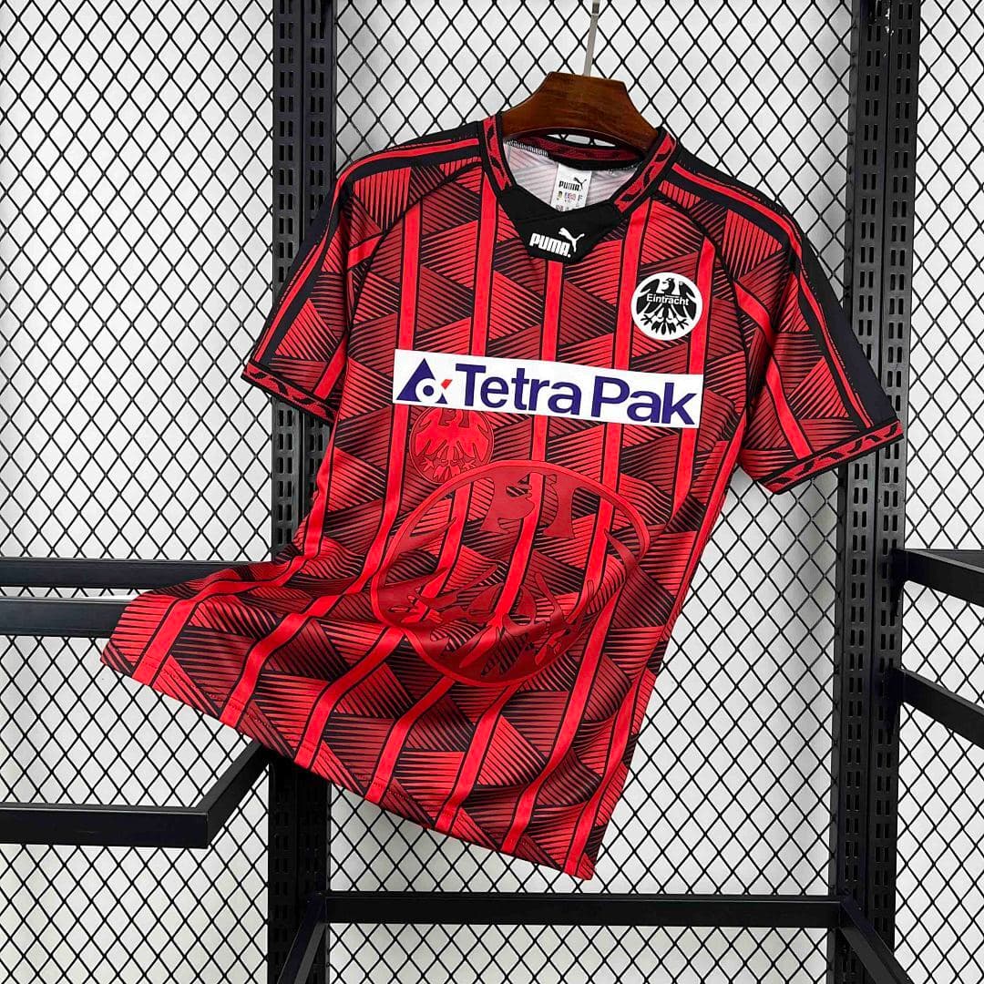 Camisa Retrô Eintracht Frankfurt 1995/96 — Eintracht Frankfurt