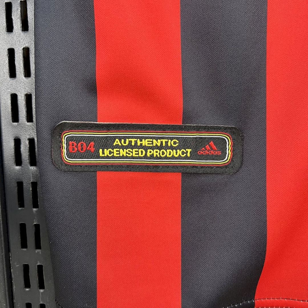 Camisa Retrô Bayer Leverkusen 2000/01 3