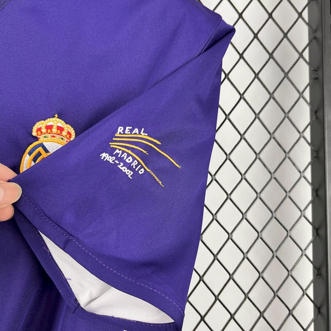 Camisa Retrô Real Madrid 2002/03 6
