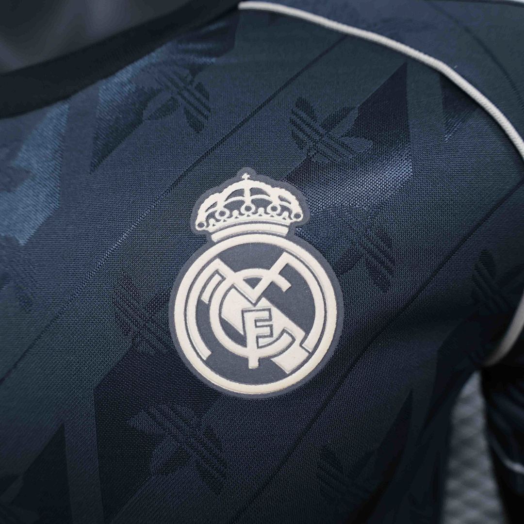 Camisa Retrô Real Madrid 2004/05 3